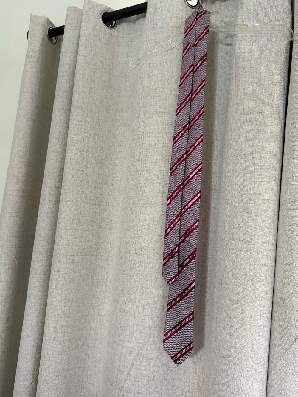 Egara Red and Gray Diagonal Stripe Tie